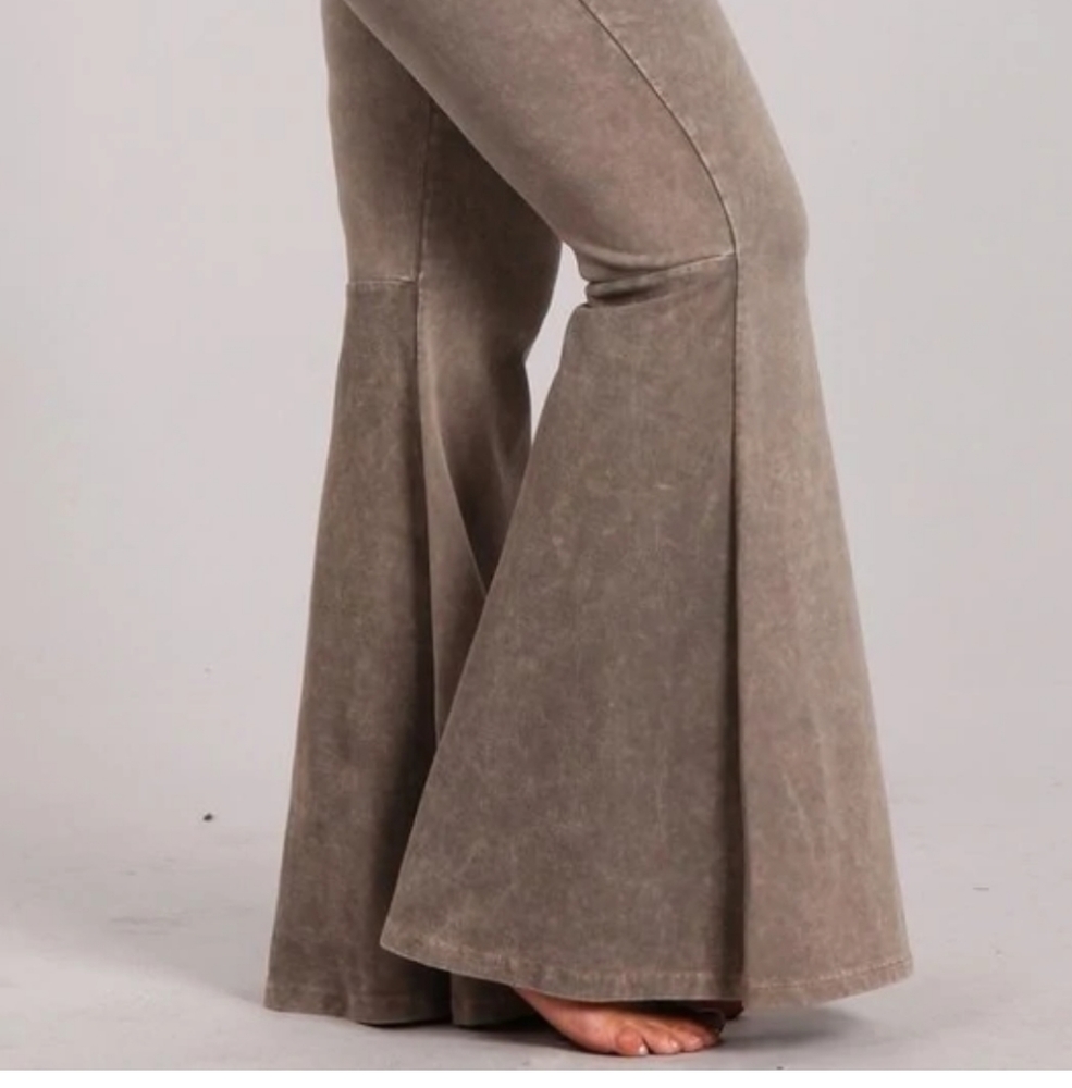Mineral Wash Flare Pant Size:2X Stone Color